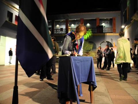 Casa África invita a la población de Gran Canaria a rendir un homenaje a Nelson Mandela