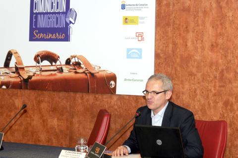 Periodistas y sociedad civil debaten sobre el tratamiento de la inmigración en los medios de comunicación