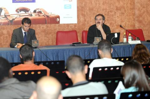 Periodistas y sociedad civil debaten sobre el tratamiento de la inmigración en los medios de comunicación