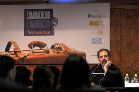 Periodistas y sociedad civil debaten sobre el tratamiento de la inmigración en los medios de comunicación