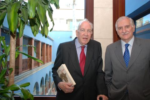 Carlos Robles Piquer presentó su libro 'Europa y el drama de África' en Casa África