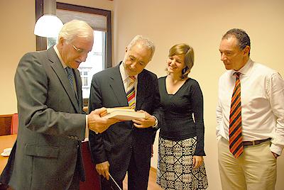 Adán Martín visita Casa África