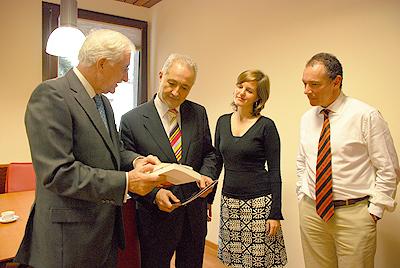 Adán Martín visita Casa África