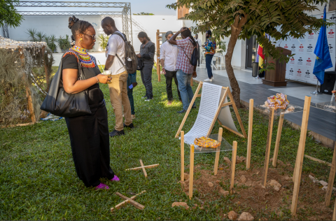 Momento de la inauguración en el Instituto Cervantes de Dakar