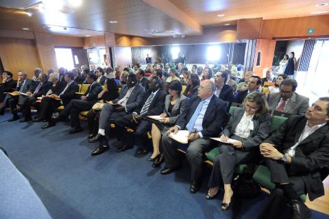 7. Presentación del Informe Perspectivas Económicas en África, 2009 en Casa África