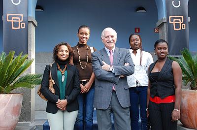 Casa África financia becas para estudiantes africanos