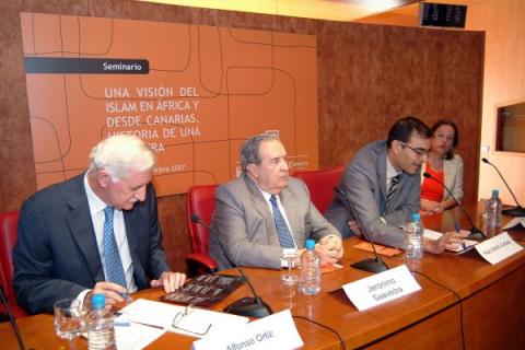 Saavedra presidió la inauguración del Seminario 'Una visión del Islam en África y desde Canarias. Historia de una frontera'