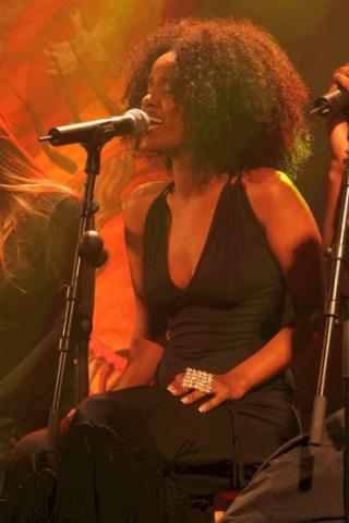 Casa África y Casa Sefarad-Israel ofrecen un concierto gratuito de Cabra Casay en Gran Canaria