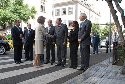 La Reina participa en la reunión de Cruz Roja que se celebra en Casa África
