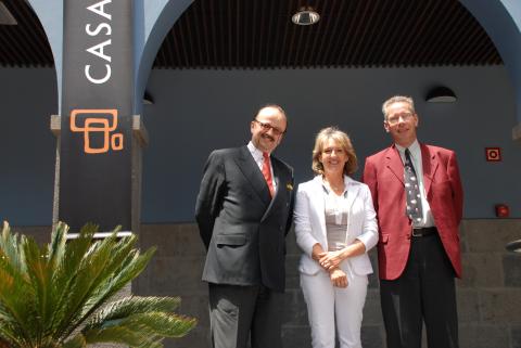 Casa África recibe la visita de representantes diplomáticos de Suiza