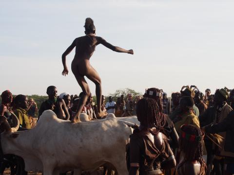 Salto del Toro, Tribu de los Hamer, en Berconech Asile, cerca de Turmi