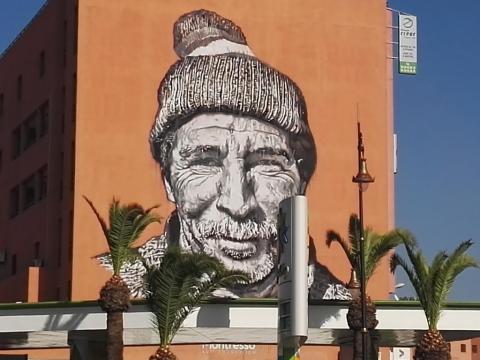 El edificio que mira