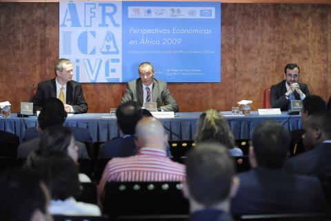 1. Presentación del Informe Perspectivas Económicas en África, 2009 en Casa África