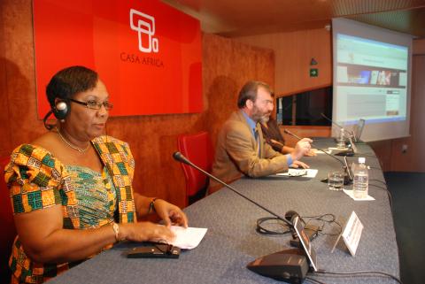- Presentación del III Encuentro sobre Biblioteconomía en Casa África por Ricardo Martínez Vázquez -Director General de Casa África- y por Helen Asamoah-Hassan representante de la IFLA en África, Sudáfrica