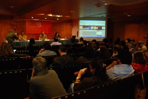 - Presentación del III Encuentro sobre Biblioteconomía en Casa África por Ricardo Martínez Vázquez -Director General de Casa África- y por Helen Asamoah-Hassan representante de la IFLA en África, Sudáfrica