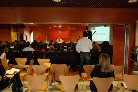 - Presentación e intervenciones de la Mesa sobre Bibliotecas Digitales y sobre Propiedad Intelectual, III Encuentro sobre Biblioteconomía en Casa África