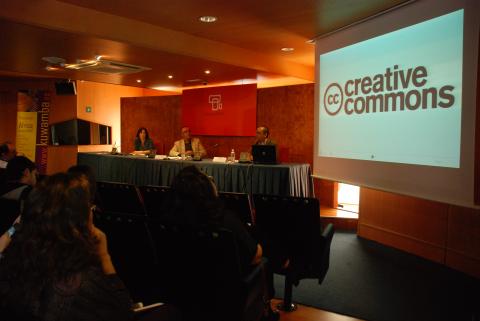 - Presentación e intervenciones de la Mesa sobre Bibliotecas Digitales y sobre Propiedad Intelectual, III Encuentro sobre Biblioteconomía en Casa África