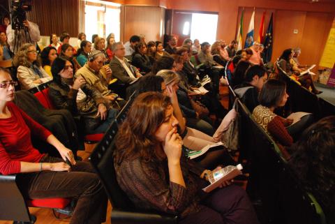 - Presentación e intervenciones de la Mesa sobre Bibliotecas Digitales y sobre Propiedad Intelectual, III Encuentro sobre Biblioteconomía en Casa África