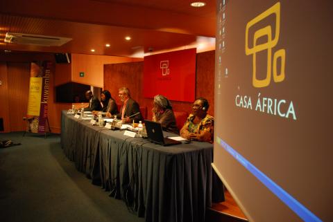 - Presentación e intervenciones de la Mesa sobre Bibliotecas y Cooperación en el III Encuentro sobre Biblioteconomía en Casa África