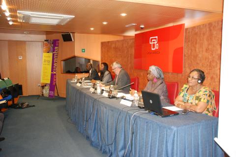 - Presentación e intervenciones de la Mesa sobre Bibliotecas y Cooperación en el III Encuentro sobre Biblioteconomía en Casa África