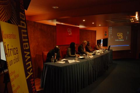 - Presentación e intervenciones de la Mesa sobre Bibliotecas y Cooperación en el III Encuentro sobre Biblioteconomía en Casa África