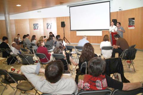 44. Sesiones del Pitching - MiradasDoc Market 2011