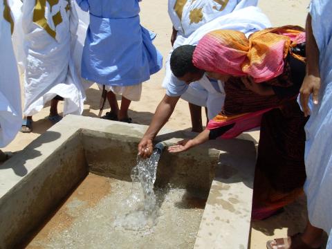 10. Imágenes de los bebederos de camellos, proyecto creado por MPDLC - Movimiento por la Paz, el Desarme y la Libertad en Canarias - en Boulaboir, Mauritania