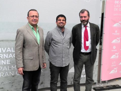 8. De izq a dere.: Claudio Utrera -Director del Festival de Cine de Las Palmas de Gran Canaria-, Ahmad Abdalla -director de cine egipcio-, y Ricardo Martínez Vázquez -Director General de Casa África-