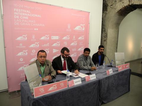 9. De izq a dere.: Claudio Utrera -Director del Festival de Cine de Las Palmas de Gran Canaria-, Ahmad Abdalla -director de cine egipcio-, y Ricardo Martínez Vázquez -Director General de Casa África-