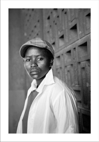 1. Amogelang Senokwane - Serie Faces and Phases