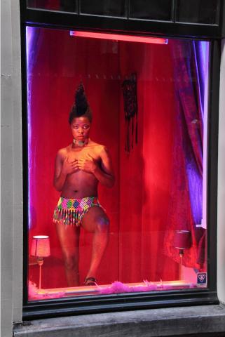 6. Red-light- Serie Self
