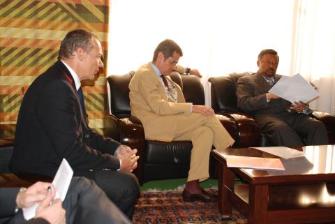 6. Reuniones de Casa África, representada por Luis Padilla - Secretario General -, en la UNECA junto con el embajador de España en Etiopía, Miguel Fernández-Palacios