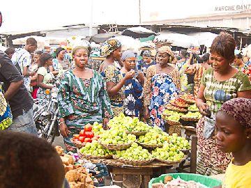 8. Cotonou. Dantopka. Vendedoras de verdura
