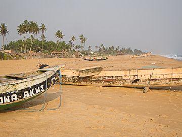 10. Grand Popo. Playa, barcas y pesca