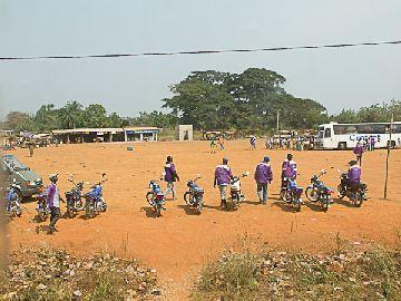 11. Natitingou a Cotonou. Estacion Bohicon