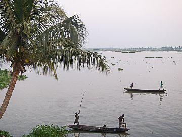 19. Porto Novo. Pescadores Lago