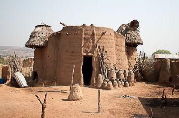 22. Regresode Pendjari. Boukoumbe, Tata Somba
