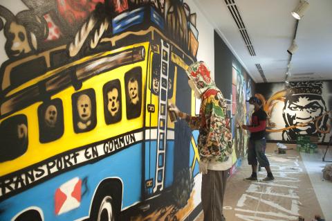 16. Montaje de la exposición Gráffica