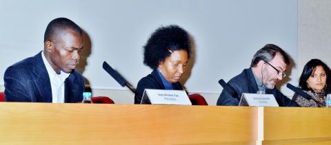 6. Mesa de presentación del Cuaderno Africano Si hablas de nosotros
