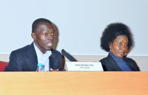 12. Mesa de presentación del Cuaderno Africano Si hablas de nosotros. Jean-Arsène Yao y Hortense Djomeda