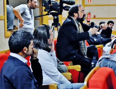 38. Intervención del público en la presentación del Cuaderno Africano Si hablas de nosotros