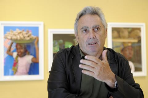 1. Ángel Luis Aldai, fotógrafo de la exposición Soutoura