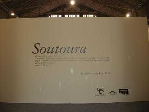 1. Imágenes de la exposición Soutoura en la Recova, Santa Cruz de Tenerife