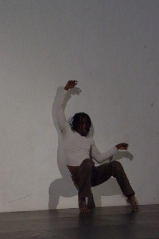 9. Adonis Nébiè -bailarín de Burkina Faso- en la residencia coreográfica en La Gomera