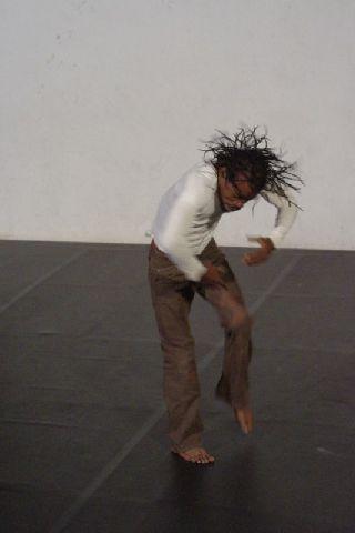 13. Adonis Nébiè -bailarín de Burkina Faso- en la residencia coreográfica en La Gomera