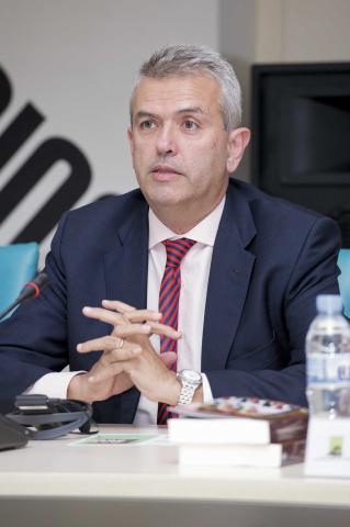9. Presentación del acto por Eduardo López Busquets (Director General de Casa Árabe)