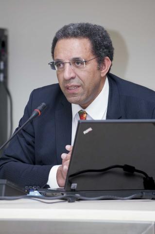 28. Intervención de Cheikh Mbacké Diop (profesor universitario e hijo del autor) en Casa Árabe