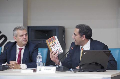 29. Intervención de Cheikh Mbacké Diop (profesor universitario e hijo del autor) en Casa Árabe