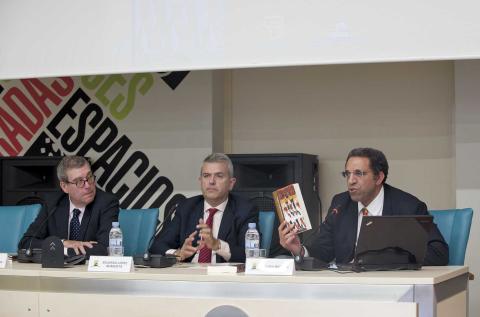 30. Intervención de Cheikh Mbacké Diop (profesor universitario e hijo del autor) en Casa Árabe