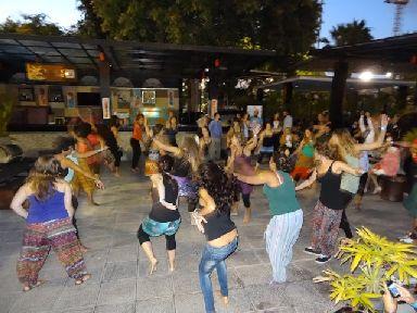 16. Taller de danza y percusión africanas AfriKaColor con motivo del Día de África, África Vive 2012